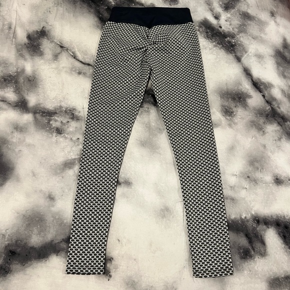 NWOT tiktok leggings - Picture 3 of 6
